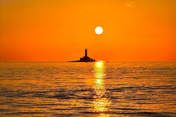 Medulin: 85% Dolphin Sunset Cruise, All-Inclusive & Face Painting