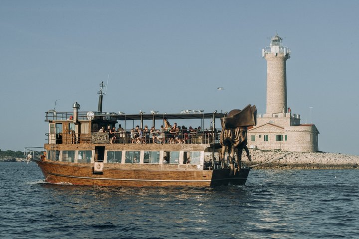 Medulin: 85% Dolphin Sunset Cruise, All-Inclusive & Face Painting