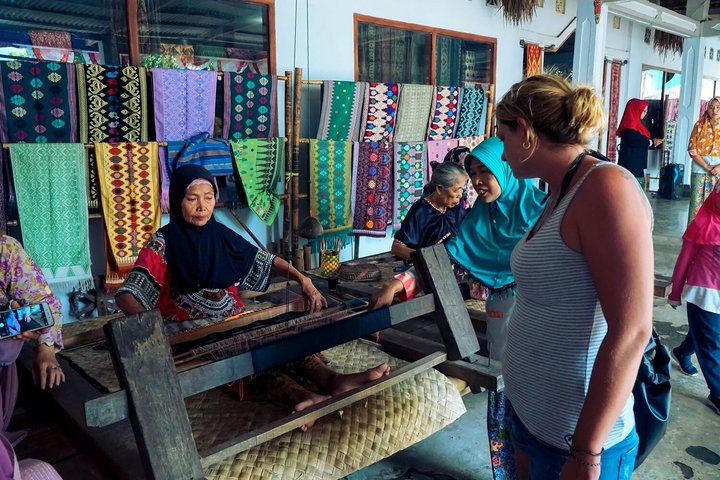 Lombok Private Trip: 4 Waterfalls, Rice Fields & Jungle Trek