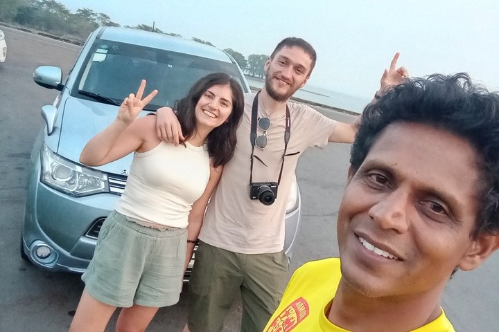 Sri Lanka Private Driver With Car
