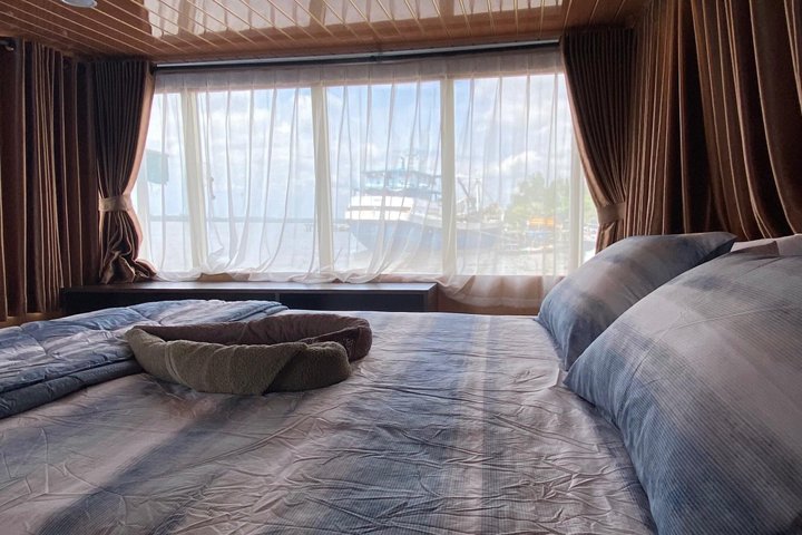 3 Days Deluxe Cabin Houseboat Orangutan Tanjung Puting