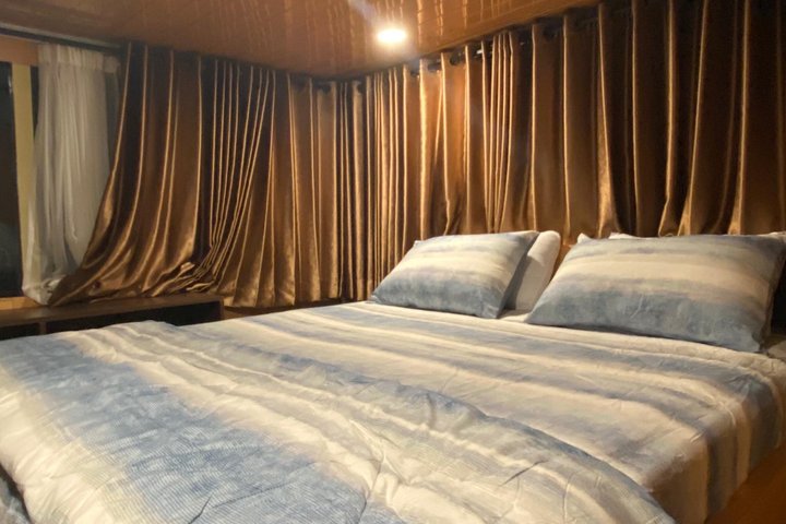 3 Days Deluxe Cabin Houseboat Orangutan Tanjung Puting