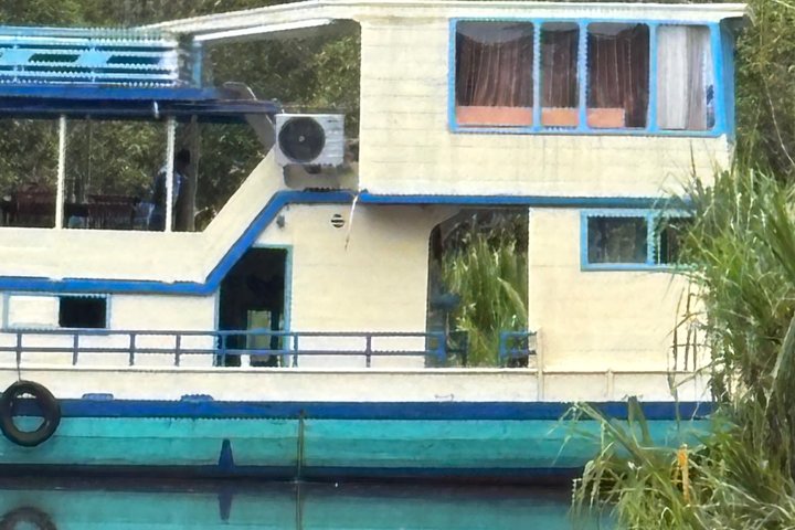 3 Days Deluxe Cabin Houseboat Orangutan Tanjung Puting