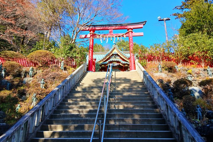 Tokyo: Mt. Takao Tour with Ramen and Tattoo-Okay Hot Spring