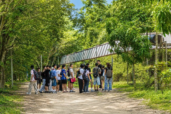Hua Hin Wildlife Rescue Centre & Elephant Refuge Day Trip
