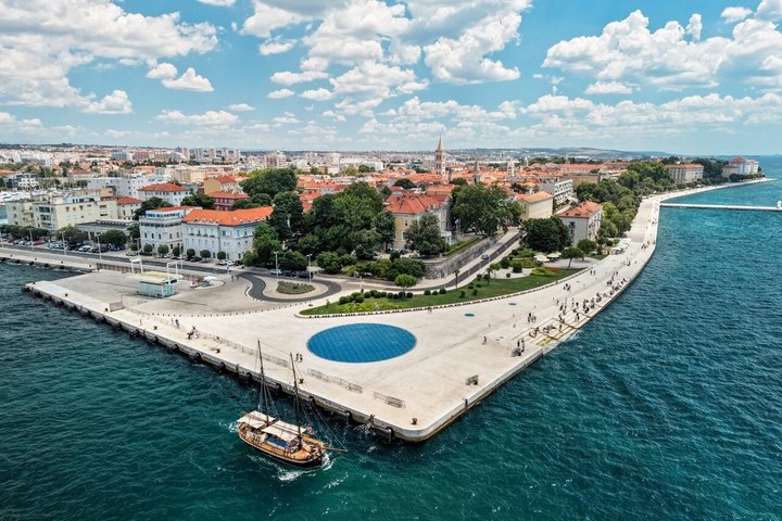 Zadar: Traditional Boat Tour with Unlimited Wine and 3 Stops