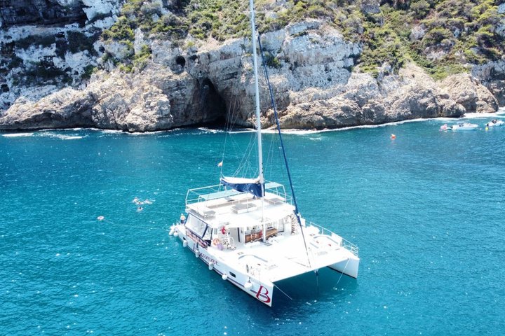 A day at sea in Cala Blanca with paella and jet ski