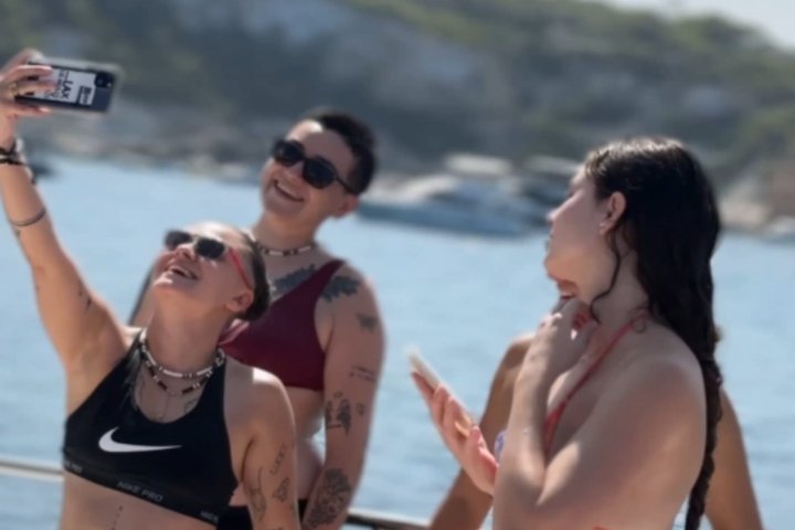 A day at sea in Cala Blanca with paella and jet ski