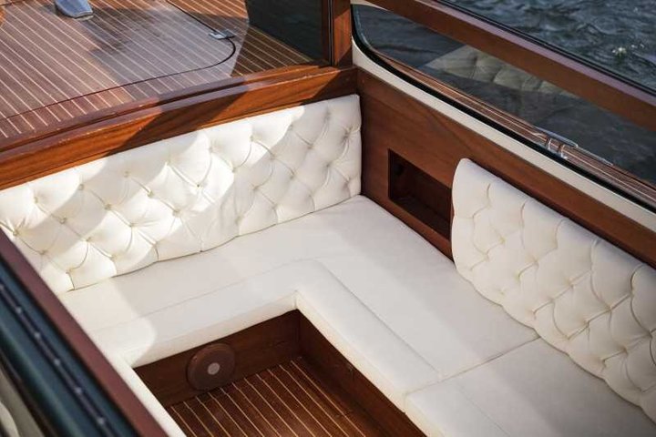 Lake Como Private Wooden Boat Tour & Italian Glamour