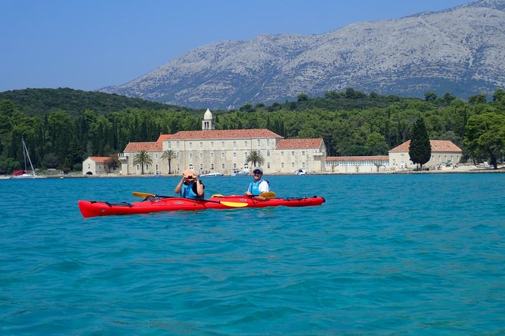 Lumbarda-Sunset Kayaking Experience with picnic: Wine and Sweets