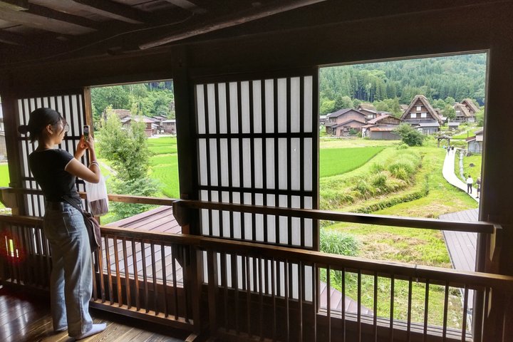 [One-day bus tour departing from Kanazawa Station] Shirakawa-go and Gokayama - Two World Heritage Villages Enjoyable Bus Tour