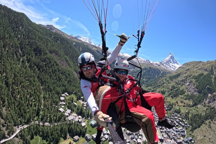 Zermatt Paragliding Tandem Flight with Matterhorn View (20–25min)