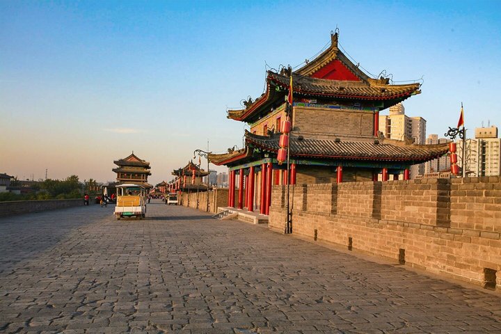 Mini Group Xian Day Tour to Terracotta Army, City Wall, Pagoda and Muslim Bazaar