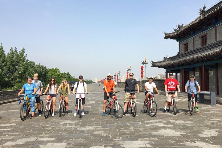 Mini Group Xian Day Tour to Terracotta Army, City Wall, Pagoda and Muslim Bazaar