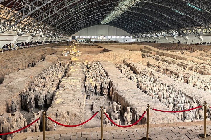 Mini Group Xian Day Tour to Terracotta Army, City Wall, Pagoda and Muslim Bazaar