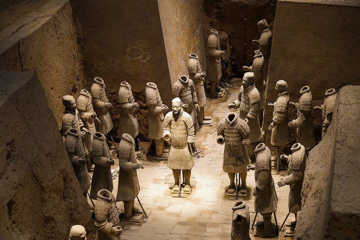 Mini Group Xian Day Tour to Terracotta Army, City Wall, Pagoda and Muslim Bazaar