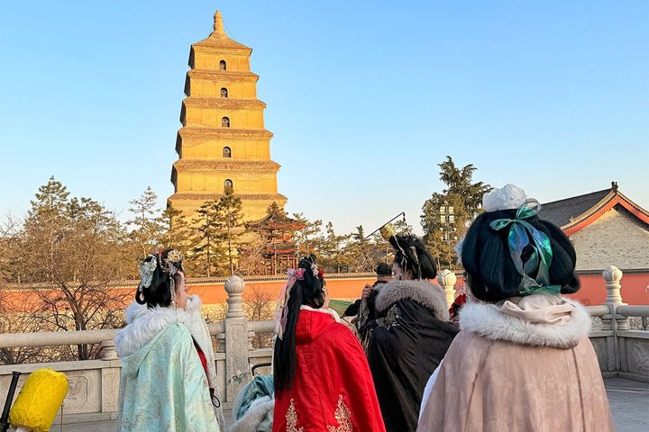 Mini Group Xian Day Tour to Terracotta Army, City Wall, Pagoda and Muslim Bazaar