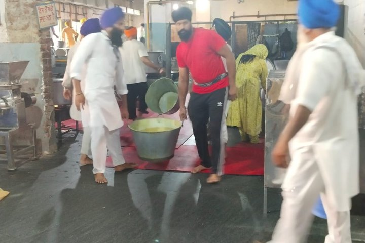 Private Amritsar Tour: Golden Temple, Jallianwala & Wagah Border