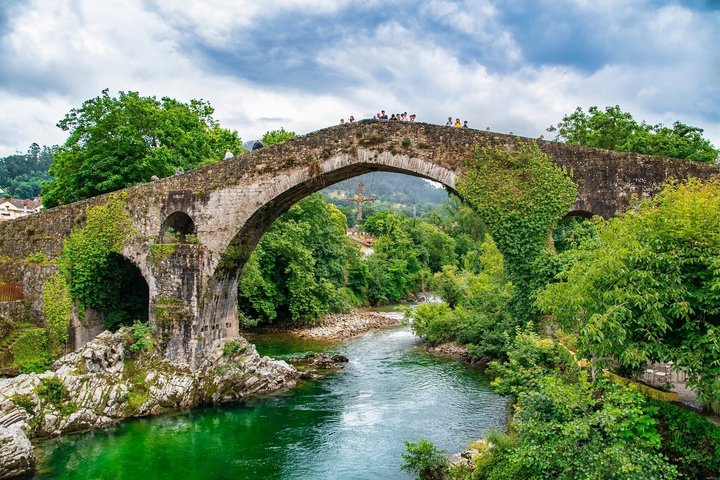 Excursion to the Lakes of Covadonga Cangas de Onís Small Group
