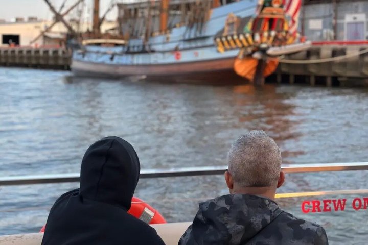Evening Summer Cruise in Wilmington with Onboard Bar