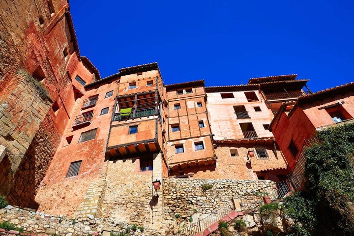 Hello Albarracin: Private 2-Hour Intro City Walk with Local Guide