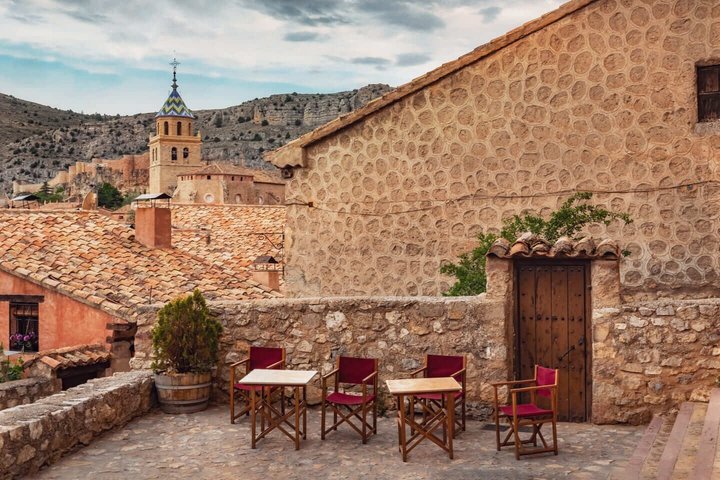 Hello Albarracin: Private 2-Hour Intro City Walk with Local Guide
