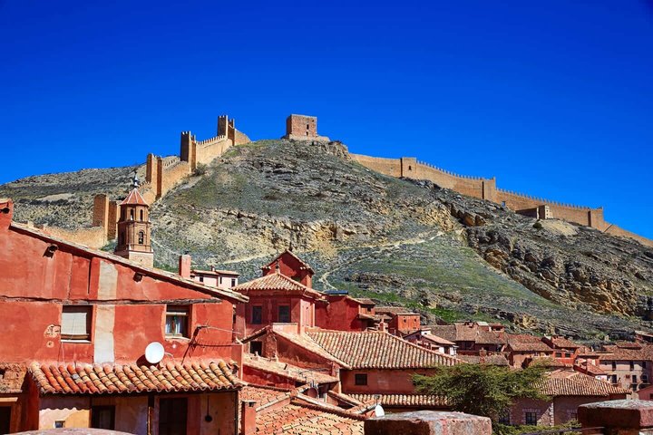 Hello Albarracin: Private 2-Hour Intro City Walk with Local Guide