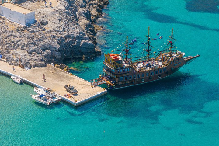 3 Island Luxury Cruise with 4 Swimming Stops with Captain Morgan