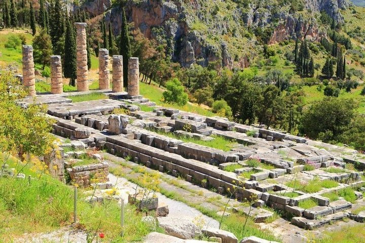 Delphi Site & Museum Private Tour with Licensed Guide & Tickets