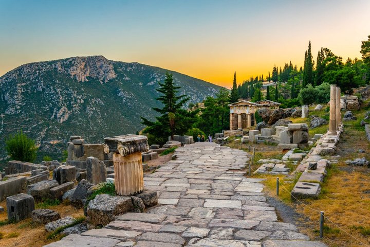 Delphi Site & Museum Private Tour with Licensed Guide & Tickets