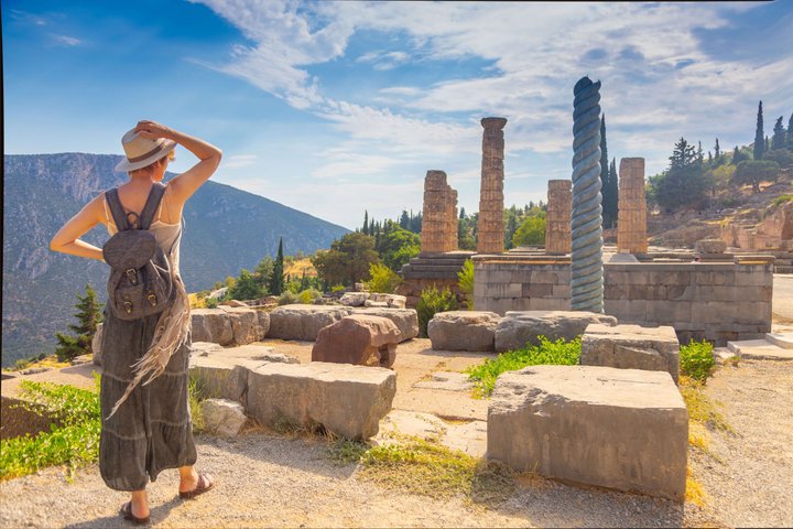 Delphi Site & Museum Private Tour with Licensed Guide & Tickets