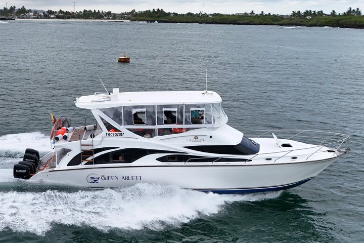 Maritime transfer between the Galapagos Islands