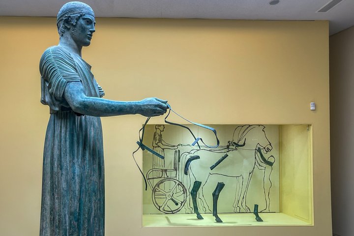 Delphi Site & Museum Private Tour with Licensed Guide & Tickets