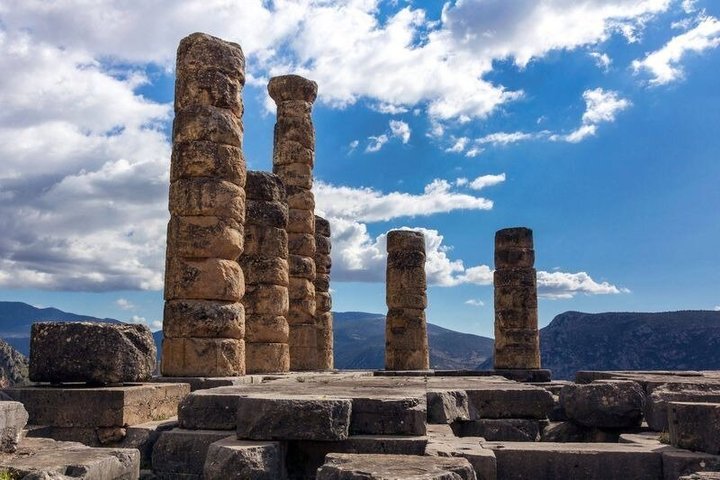 Delphi Site & Museum Private Tour with Licensed Guide & Tickets