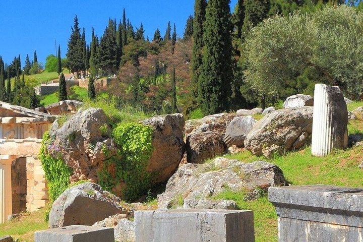 Delphi Site & Museum Private Tour with Licensed Guide & Tickets