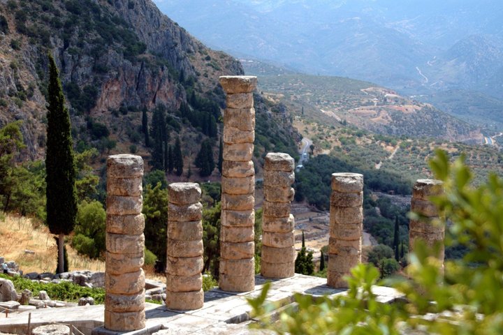 Delphi Site & Museum Private Tour with Licensed Guide & Tickets