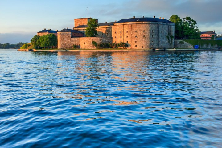 Stockholm Speed Boat 2 Hour Archipelago Tour
