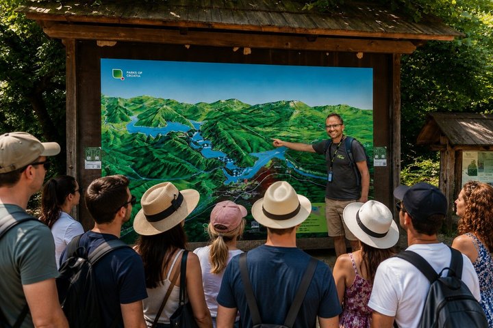 Zagreb: Plitvice Lakes & Rastoke Guided Day Trip with Ticket