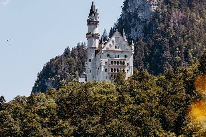 Premium Neuschwanstein Castle and Linderhof VIP Tour from Munich