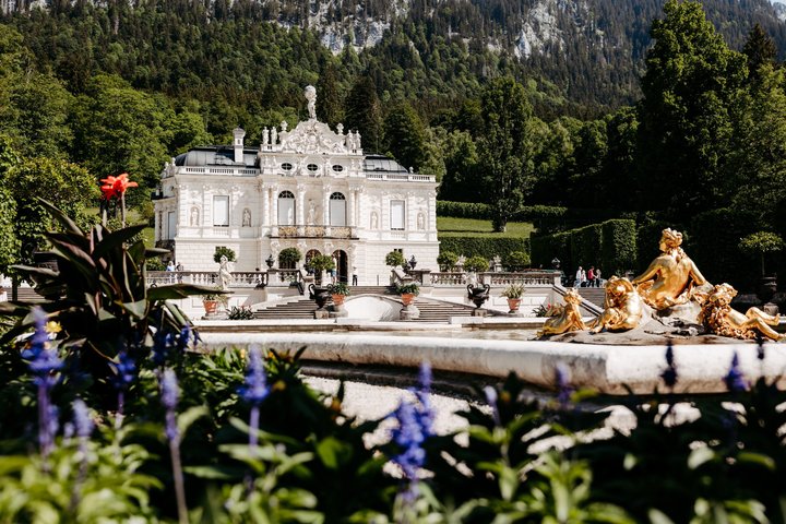 Neuschwanstein Castle and Linderhof Day Tour from Munich