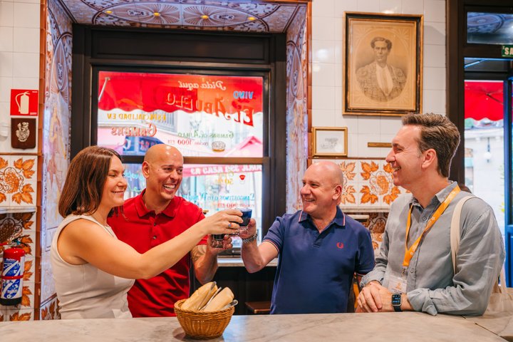Cadiz Food Tour: Tapas, Drinks and Delights with a Local