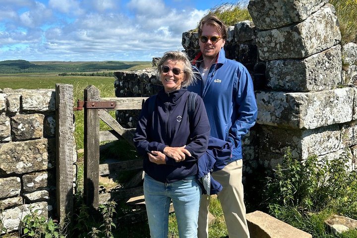 Hadrian's Wall Highlights: Scenic Guided Walk with Local Guide