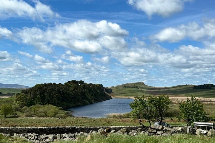 Hadrian's Wall Highlights: Scenic Guided Walk with Local Guide