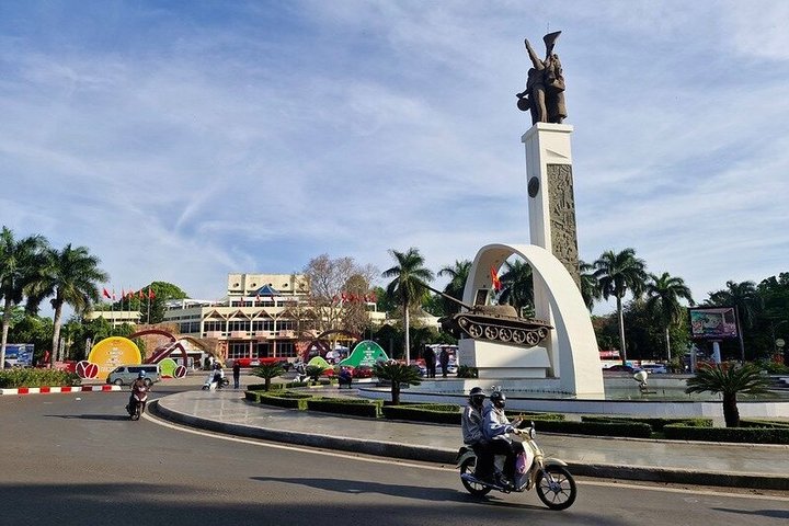 Dray Nur Waterfall & Coffee Village Day Tour from Buon Ma Thuot