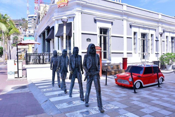 Private Mazatlán City Tour by Red Truck History and Flavors
