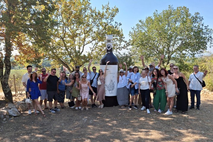 Small-Group Wine Tasting Experience in the Tuscan Countryside