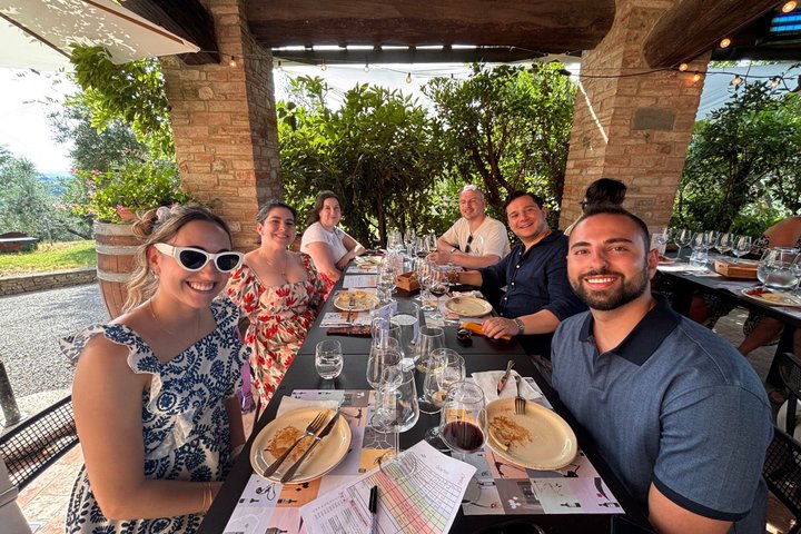Small-Group Wine Tasting Experience in the Tuscan Countryside