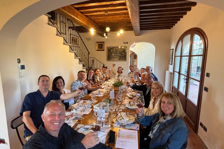 Small-Group Wine Tasting Experience in the Tuscan Countryside