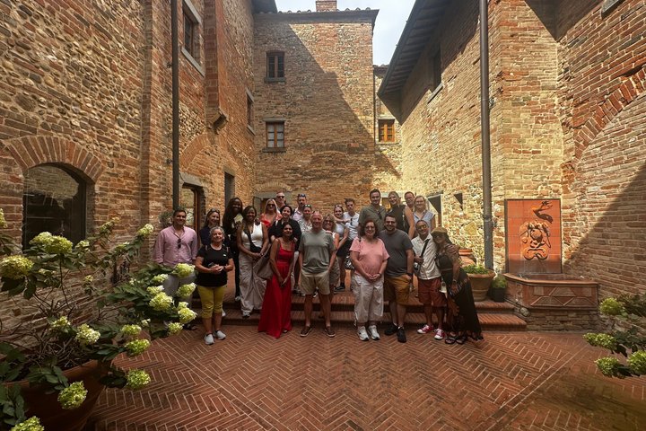 Small-Group Wine Tasting Experience in the Tuscan Countryside