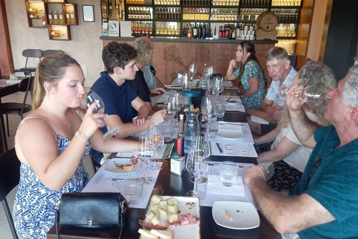 Small-Group Wine Tasting Experience in the Tuscan Countryside